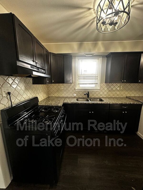 Foto del edificio - 111 W Cornell Ave