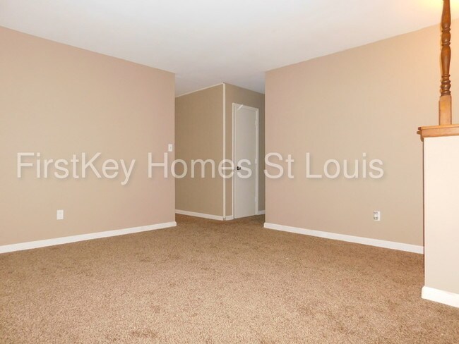 Building Photo - 1912 Lakemont Ln
