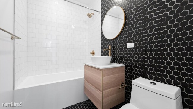 Foto del edificio - 16 Monroe Place