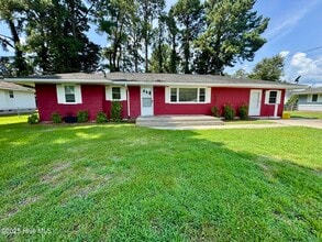 Building Photo - 106 Farm Dr