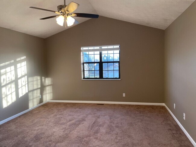 Foto del edificio - 3 bedroom house in O'Fallon