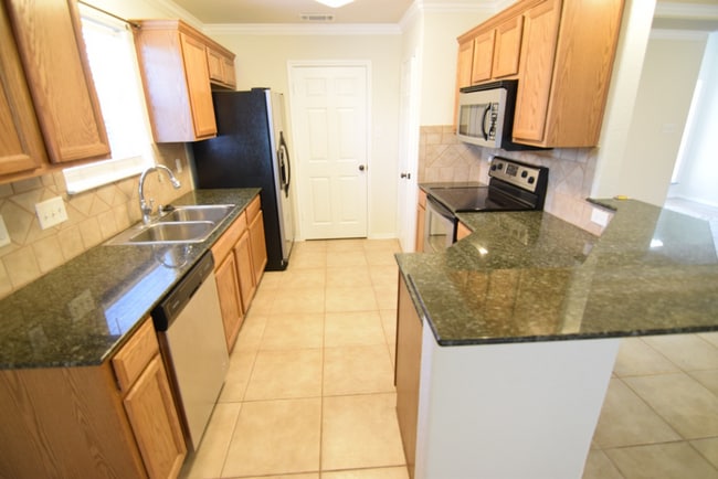 Building Photo - 108 Burnham Dr