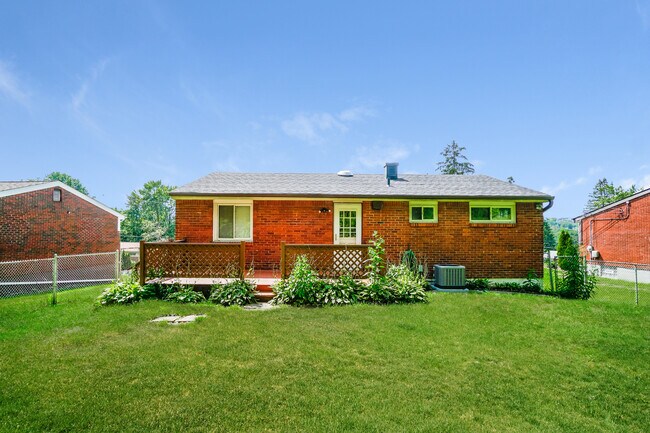 Building Photo - 740 Heartwood Dr