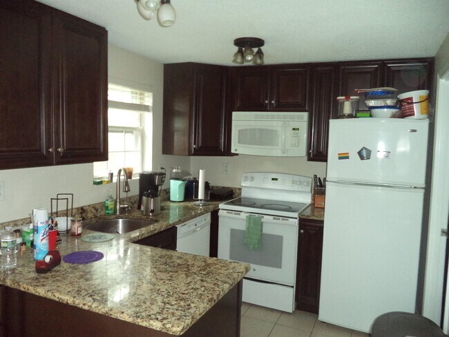 Foto del edificio - 114 Fieldstone Dr