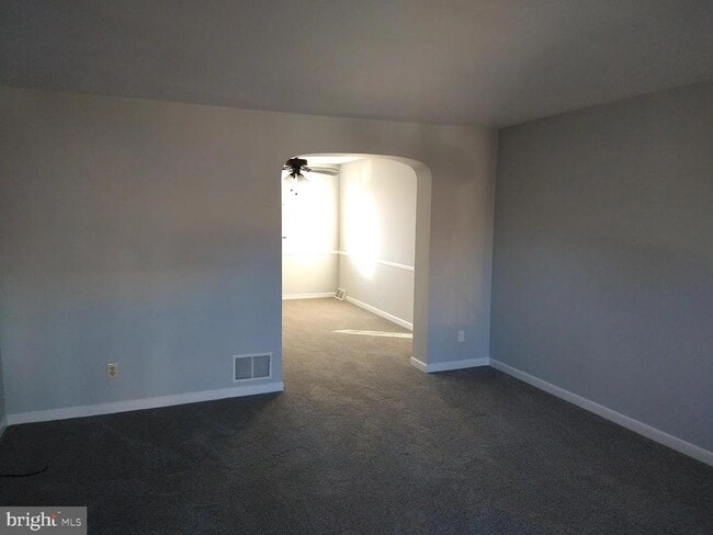 Building Photo - 1603 Robbins Pl