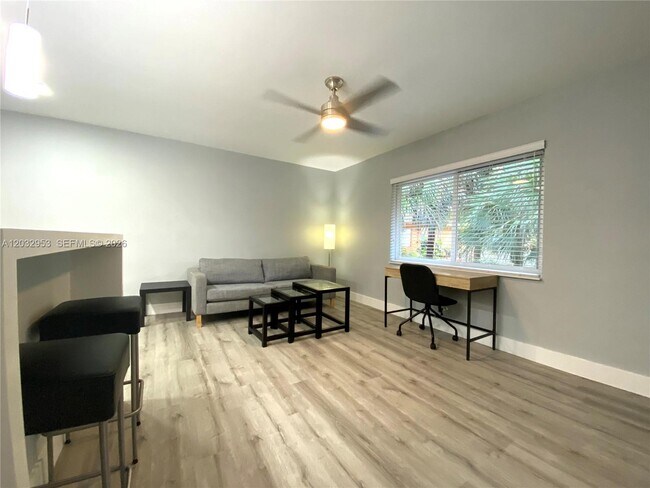 Foto del edificio - 7901 SW 64th Ave