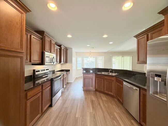Foto del edificio - Spacious 4 Bed/3 Bath - Tanglewood