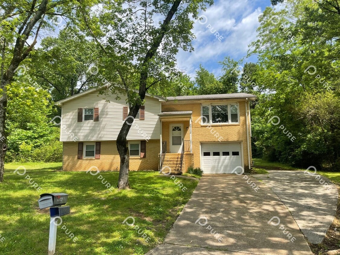 Primary Photo - 3712 Fox Trail Cir NW