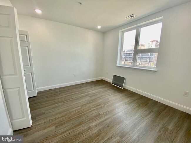 Foto del edificio - 925 N Broad St