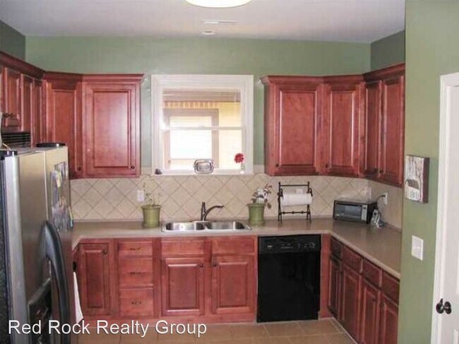 Foto del edificio - 3 br, 2 bath House - 5684 Park Side Road