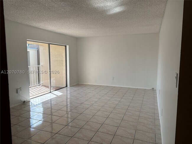 Foto del edificio - 7725 SW 86th St