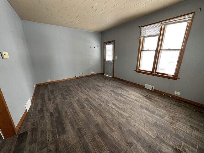 Building Photo - 1355 O'Hagen St