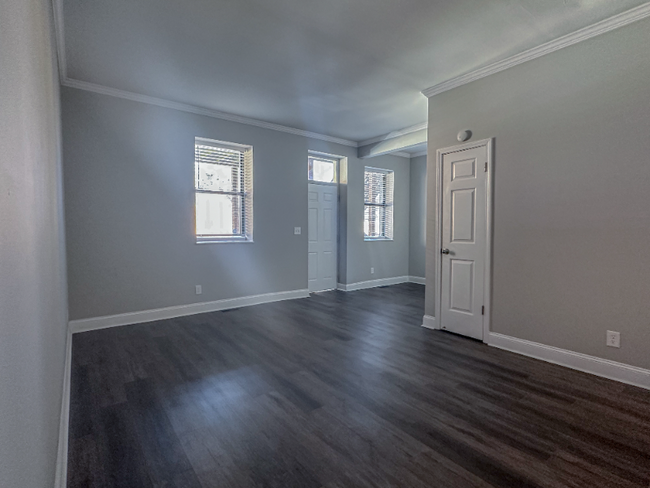 Foto del edificio - 5157 Waterman Blvd