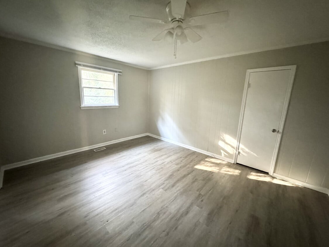 Building Photo - 1 bed / 1 bath - Pendleton SC
