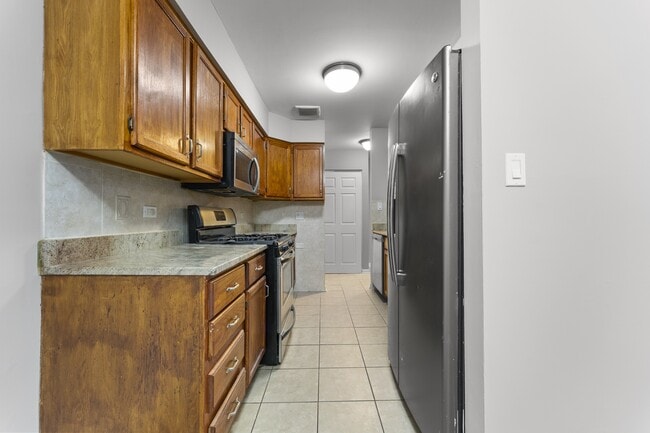 Building Photo - 1500 Robin Cir