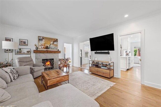 Foto del edificio - 346 Redland Rd NW