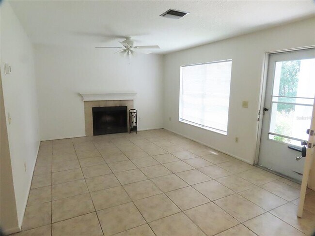 Foto del edificio - 104 Northlake Dr