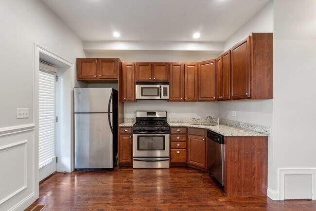 Foto del edificio - 110 N St