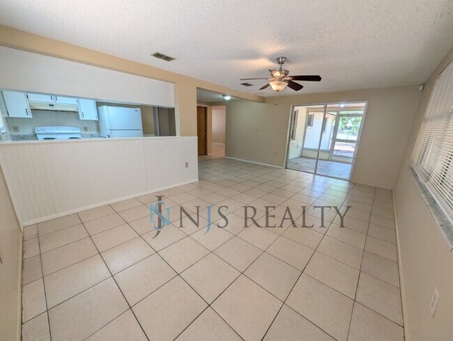 Foto del edificio - 11621 Meadow Dr