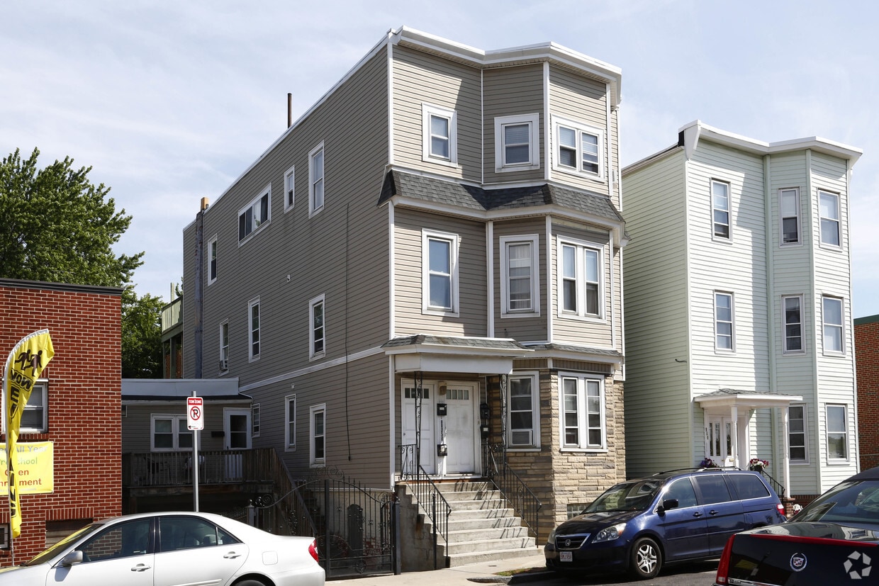 958 Saratoga St, East Boston, MA 02128 Apartments in East Boston, MA