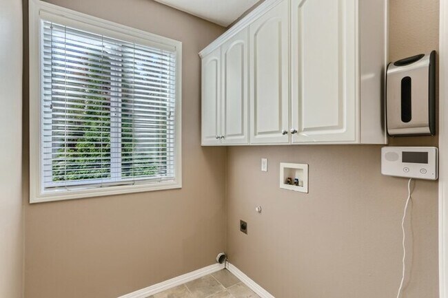 Foto del edificio - 1317 SE 14th Ave, Canby, OR, 97013