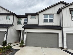 Building Photo - 27970 Western Crk Ct