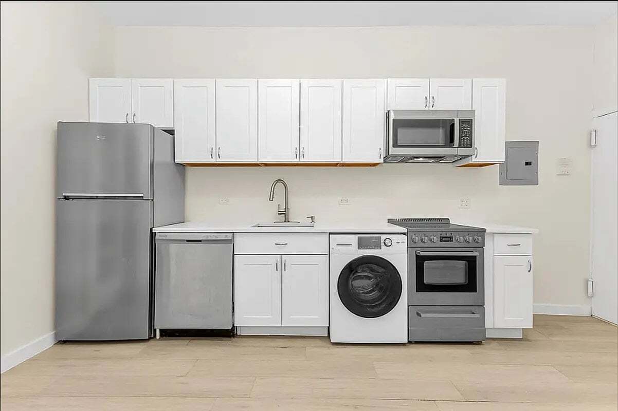 Building Photo - 928 Second Avenue