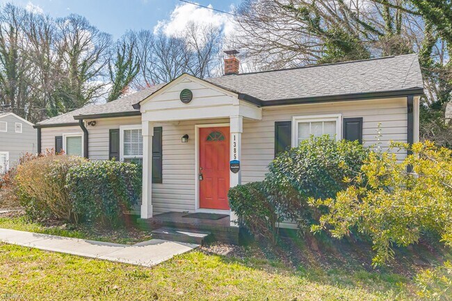 Building Photo - 3 br, 2 bath House - 1385 Kenilworth Drive...