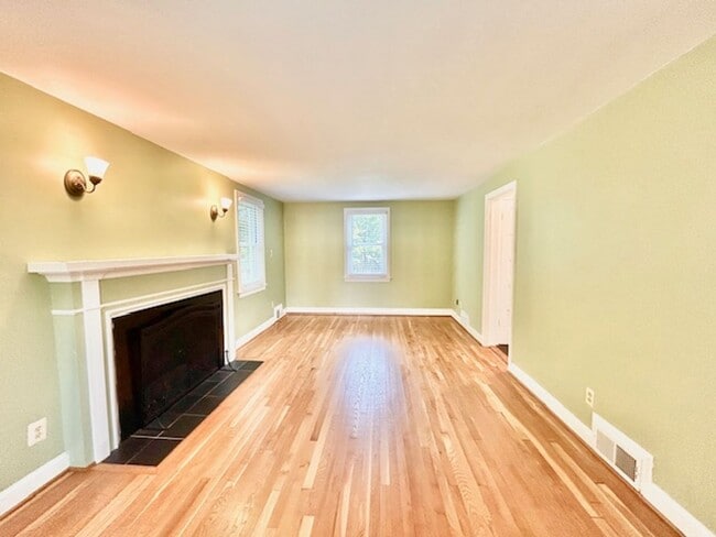Building Photo - 4523 Gladwyne Dr