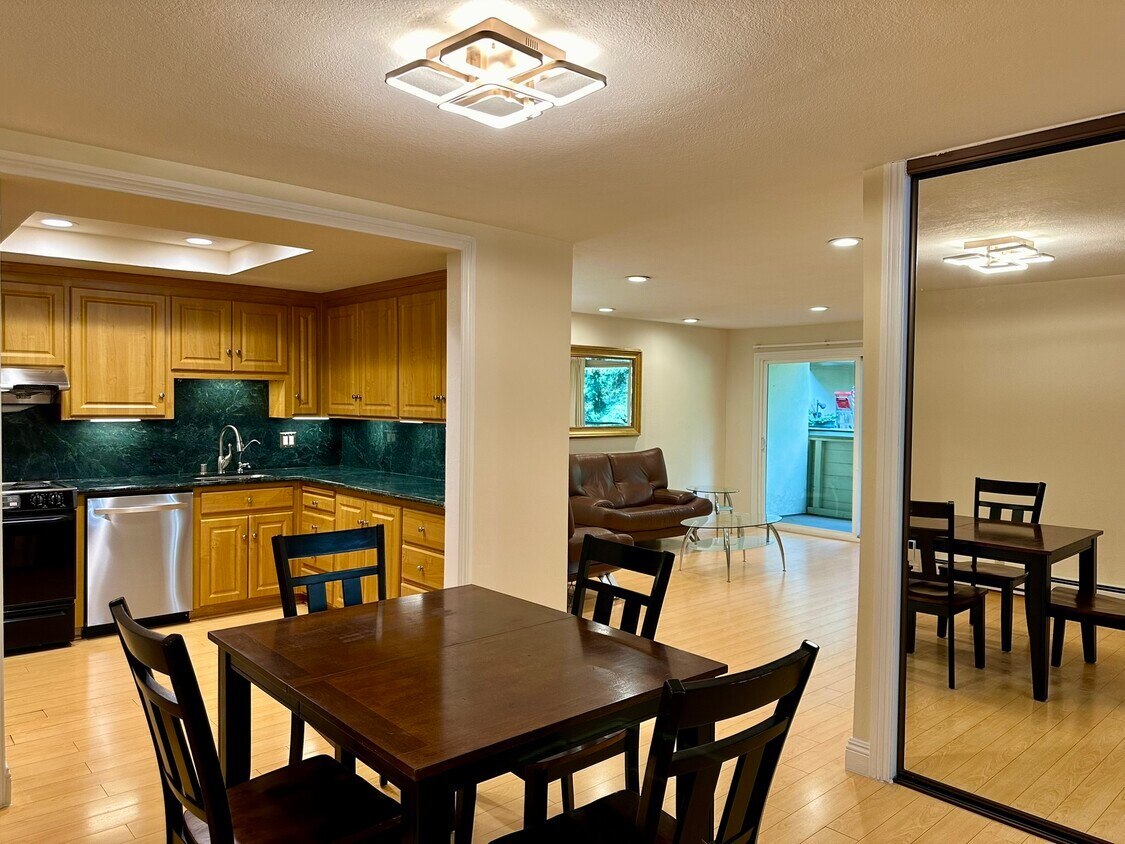 Foto principal - 1033 Crestview Dr