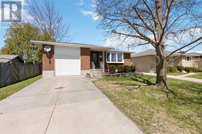 Building Photo - 654 Charlesworth Dr