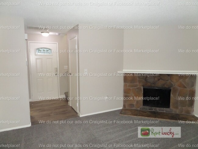 Building Photo - Freshly Updated 3-Bedroom Duplex w/Attached Garage in Great Federal Way Location!!