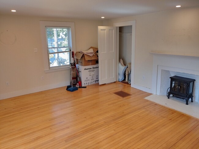 Building Photo - 75 Lincoln St