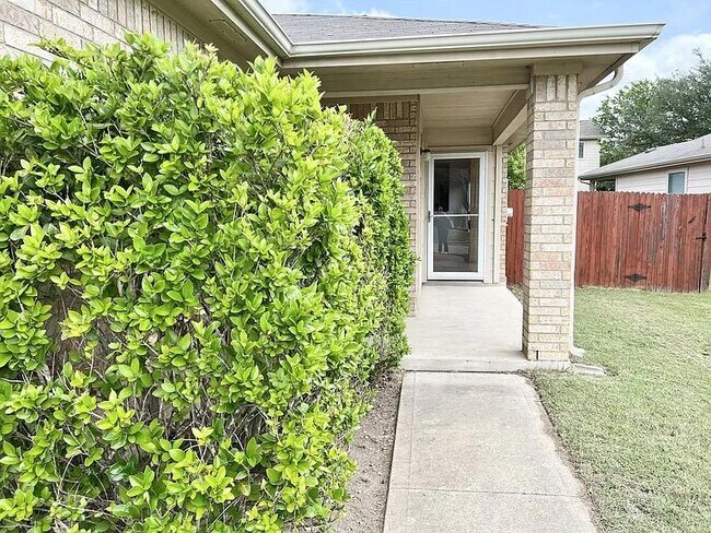 Building Photo - 5648 Brougham Way