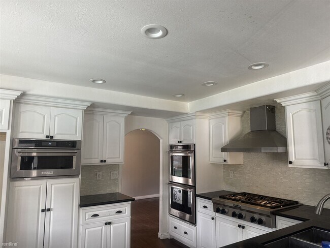 Foto del edificio - 6 br, 3.5 bath House - 3816 Nolina Circle