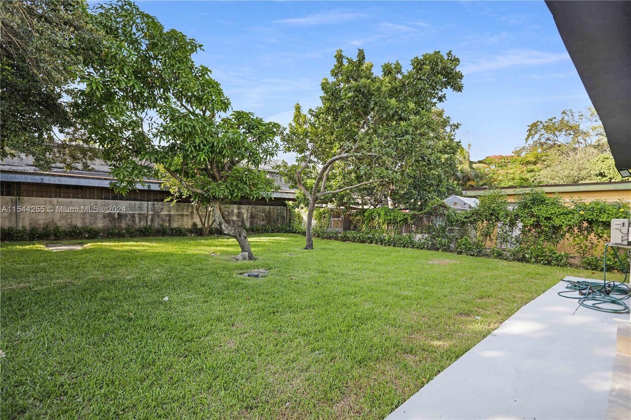 Foto del edificio - 1786 NW 15th St