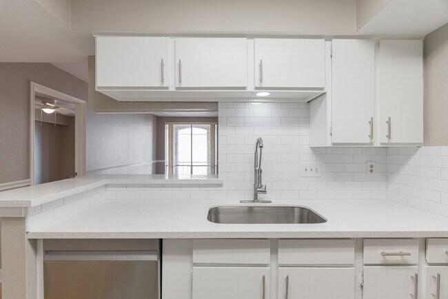 Foto del edificio - 4635 Wild Indigo St