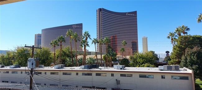 Building Photo - 356 E Desert Inn Rd