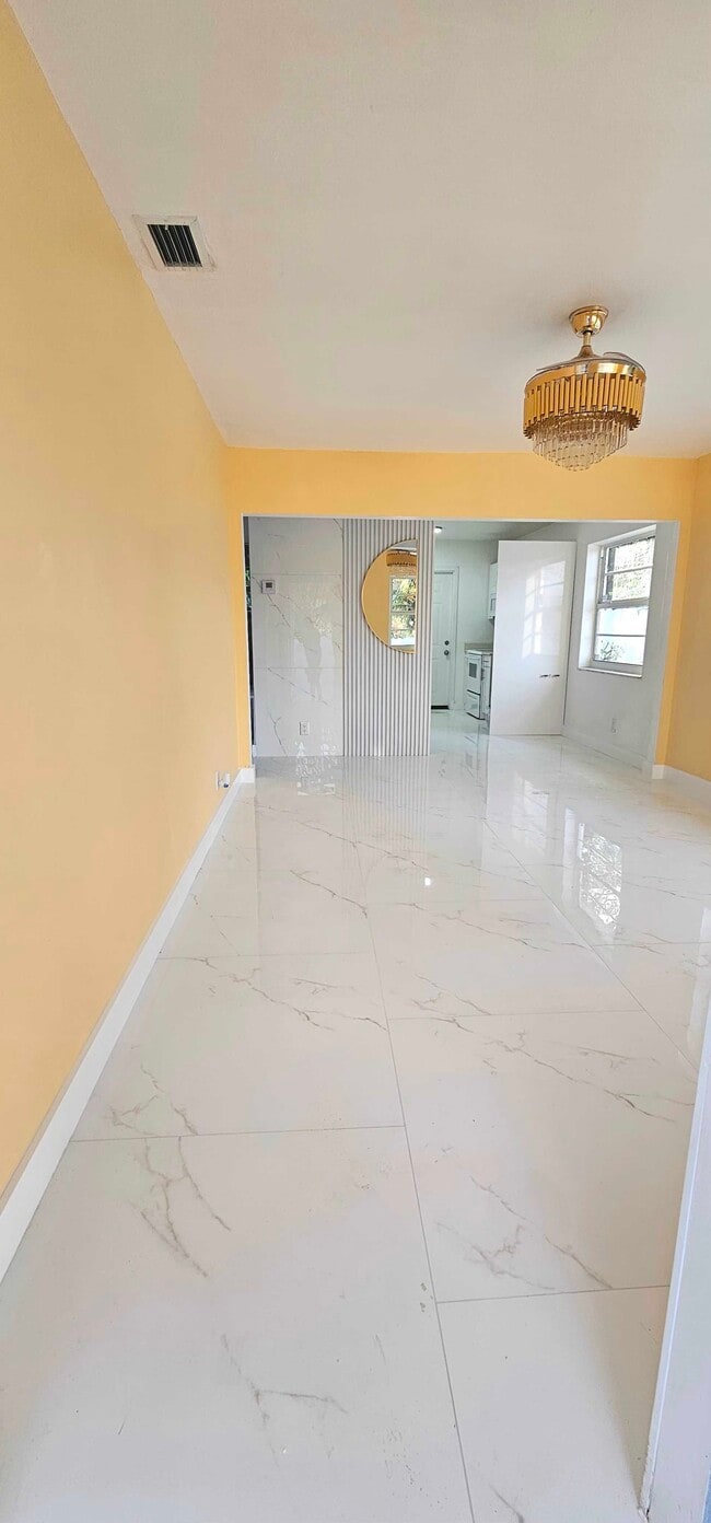 Living Room - 709 13th St
