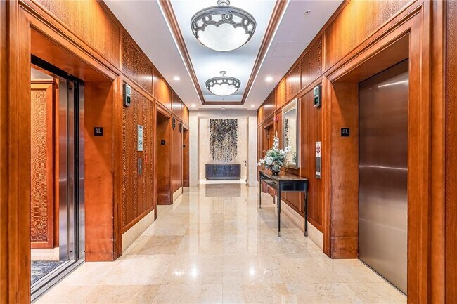 Foto del edificio - 347 N New River Dr E