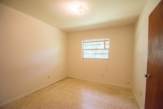 Building Photo - Cozy 3/2 In Winter Park High District!