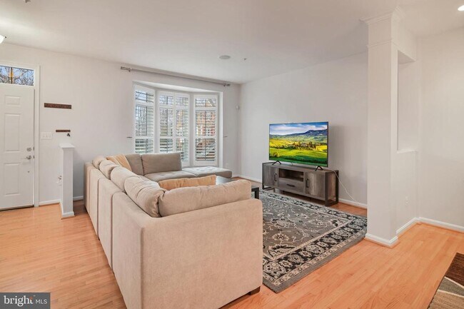 Building Photo - 3737 Westfield Ct
