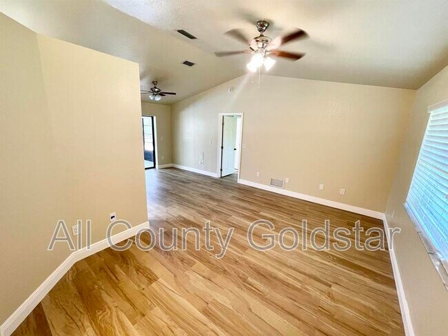 Foto del edificio - 13088 Proctor Ave