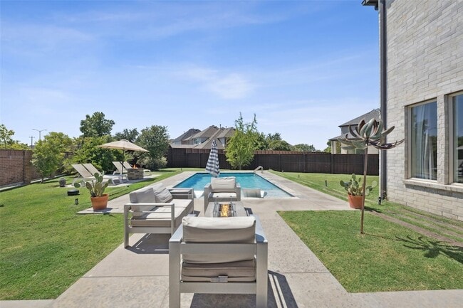 Photo - 5008 Statesman Ln House