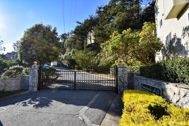 Foto del edificio - 127 Knockash Hill