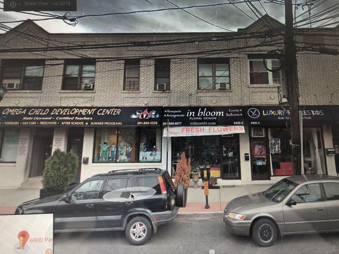 Primary Photo - 6900 Park Ave