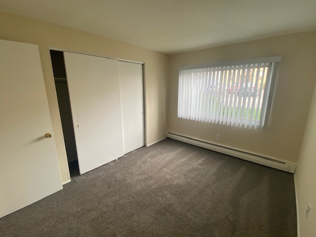 Dormitorio adjunto - AIY Lakewood Area Apartments