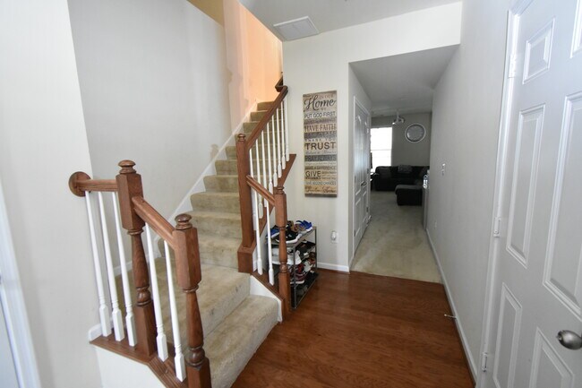 Building Photo - 4816 Six Forks Dr
