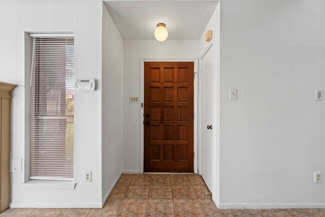 Foto del edificio - 8519 Wild Basin Dr