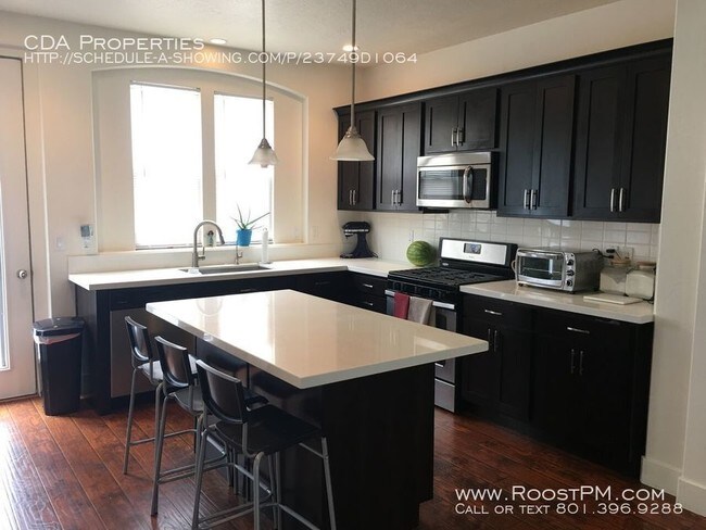 Foto del edificio - Light and Bright Daybreak Townhome